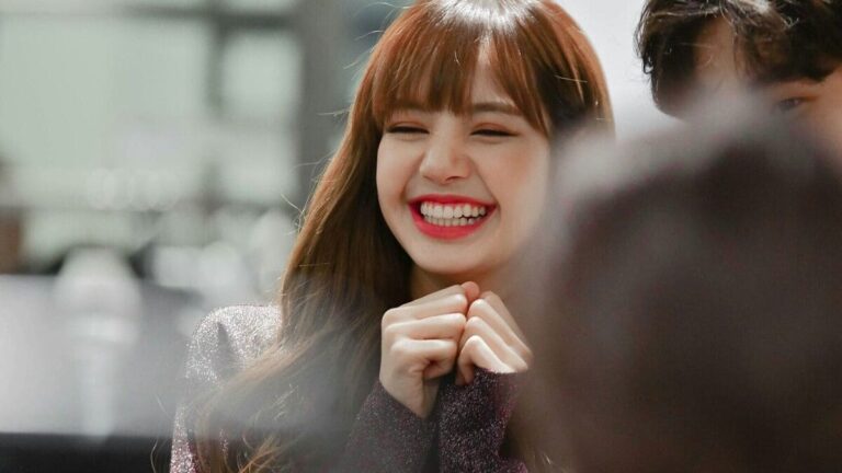 [Hình Nền Lisa] +100 Hình Nền Lisa Blackpink Cute, Ngầu & Đẹp Cho Điện Thoại